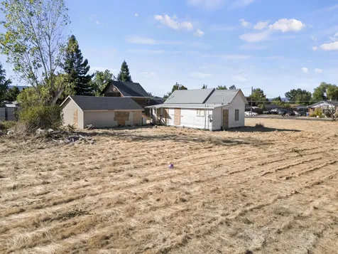252 De Barr Avenue Medford OR 97501