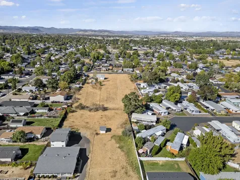 252 De Barr Avenue Medford OR 97501