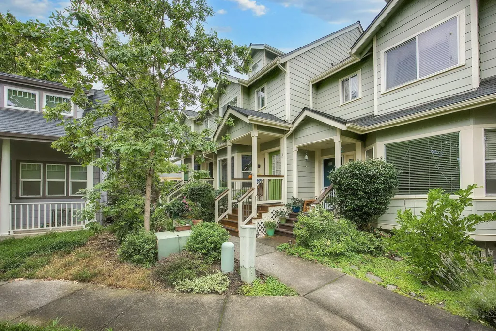 919 Bellview Avenue Ashland OR 97520