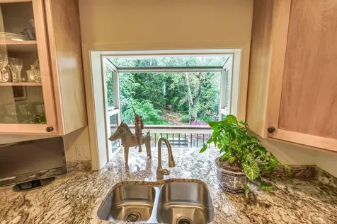 919 Bellview Avenue Ashland OR 97520