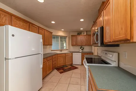 2546 SW Valleyview Drive Redmond OR 97756