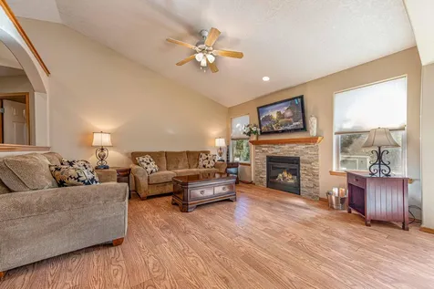 2546 SW Valleyview Drive Redmond OR 97756