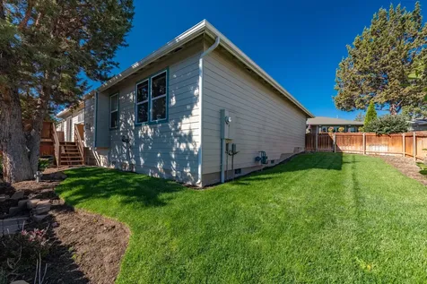 2546 SW Valleyview Drive Redmond OR 97756