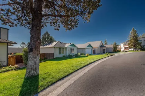 2546 SW Valleyview Drive Redmond OR 97756