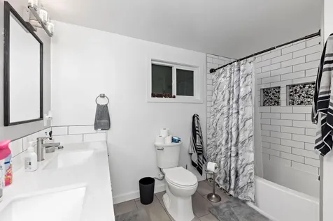 7920 Gladstone Avenue White City OR 97503