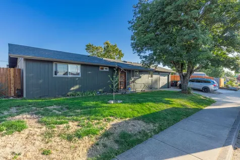 7920 Gladstone Avenue White City OR 97503