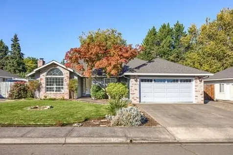 1157 Riverrock Way Medford OR 97504
