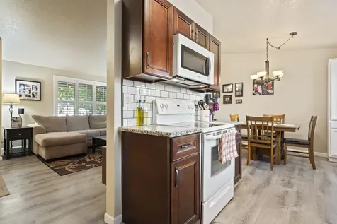 2710 NE Harvey Lane Bend OR 97701