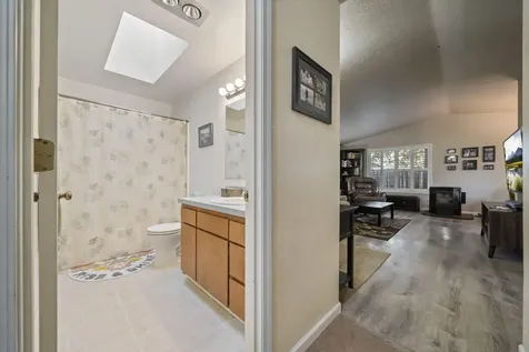 2710 NE Harvey Lane Bend OR 97701