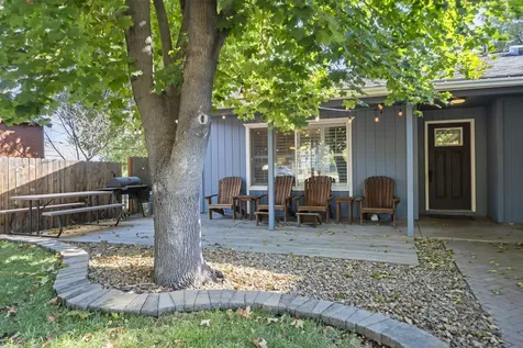 2710 NE Harvey Lane Bend OR 97701