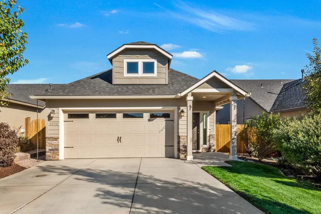 3773 SW Pumice Avenue Redmond OR 97756