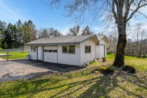 145 Kimberly Way Grants Pass OR 97526