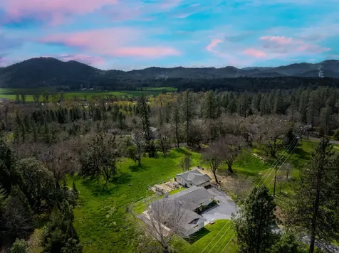 145 Kimberly Way Grants Pass OR 97526