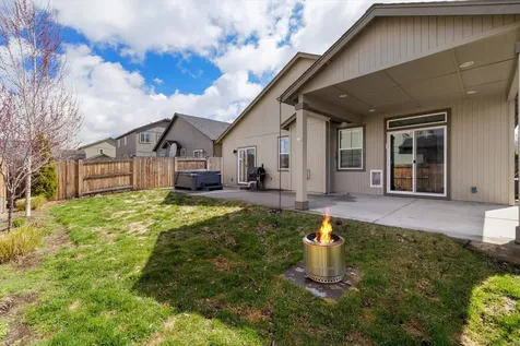 21338 NE Eagle Crossing Avenue Bend OR 97701