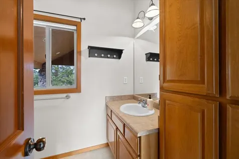 1584 Magnolia Avenue Medford OR 97501