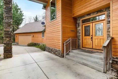 1584 Magnolia Avenue Medford OR 97501