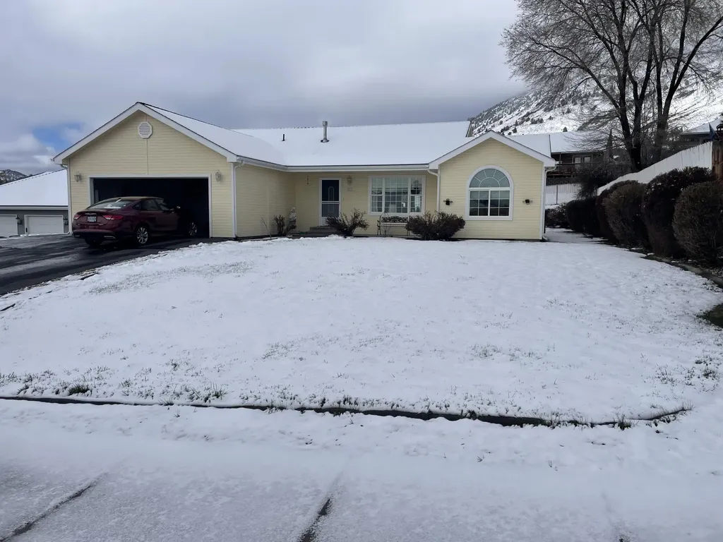 867 Rosemont Court Klamath Falls OR 97603