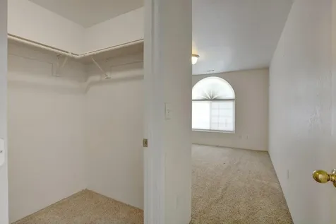 587 S Royal Avenue Eagle Point OR 97524