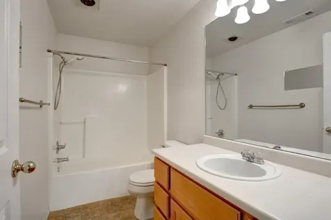 587 S Royal Avenue Eagle Point OR 97524
