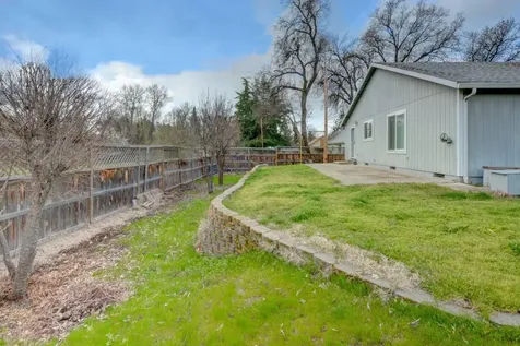 587 S Royal Avenue Eagle Point OR 97524