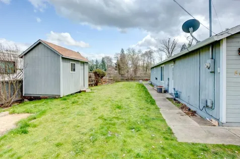 587 S Royal Avenue Eagle Point OR 97524