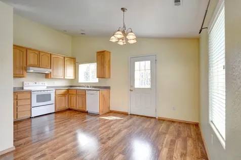 587 S Royal Avenue Eagle Point OR 97524