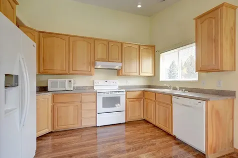 587 S Royal Avenue Eagle Point OR 97524