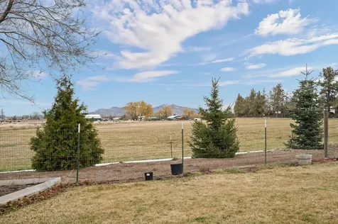 2715 NE 6th Drive Redmond OR 97756