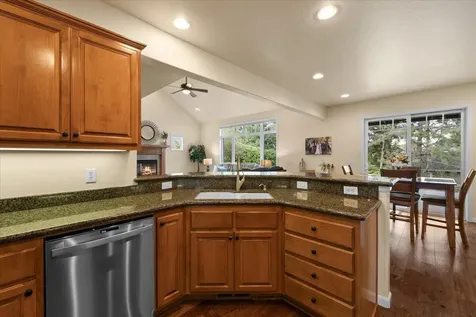 430 Stanford Avenue Medford OR 97504