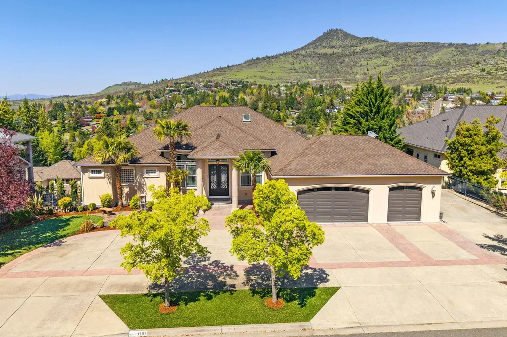 107 Monterey Drive Medford OR 97504