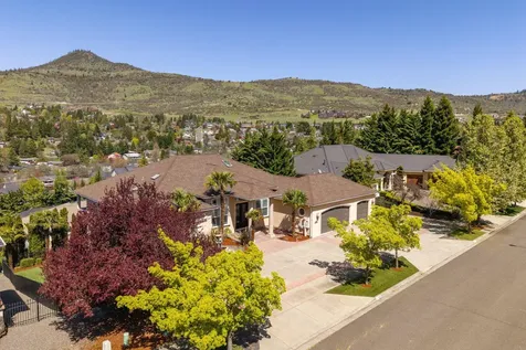 107 Monterey Drive Medford OR 97504