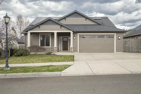 3781 Windgate Street Medford OR 97504