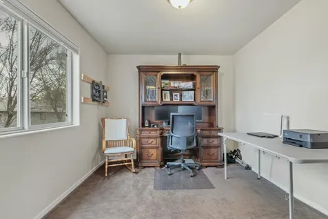 438 NW 19th Street Redmond OR 97756