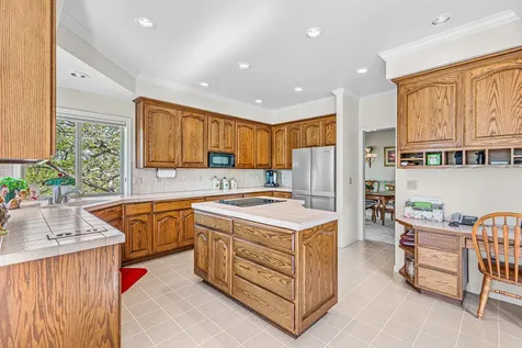6776 Laurelcrest Drive Medford OR 97504