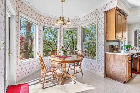 6776 Laurelcrest Drive Medford OR 97504