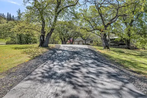 6776 Laurelcrest Drive Medford OR 97504