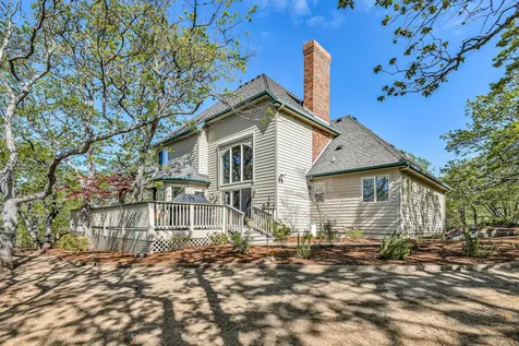 6776 Laurelcrest Drive Medford OR 97504