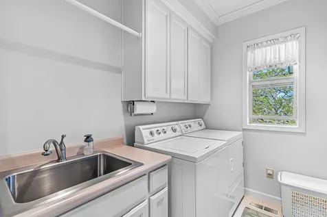6776 Laurelcrest Drive Medford OR 97504