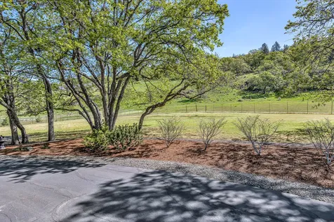 6776 Laurelcrest Drive Medford OR 97504