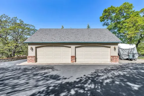 6776 Laurelcrest Drive Medford OR 97504