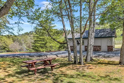 6776 Laurelcrest Drive Medford OR 97504