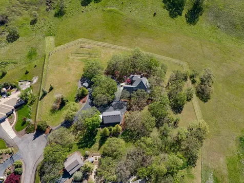 6776 Laurelcrest Drive Medford OR 97504