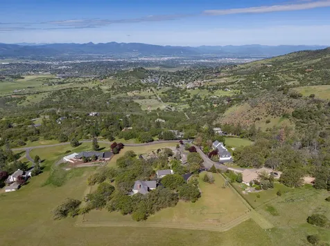 6776 Laurelcrest Drive Medford OR 97504