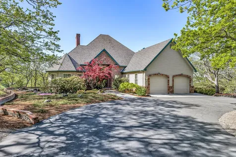 6776 Laurelcrest Drive Medford OR 97504