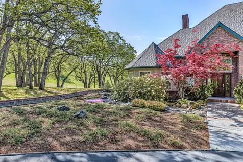 6776 Laurelcrest Drive Medford OR 97504