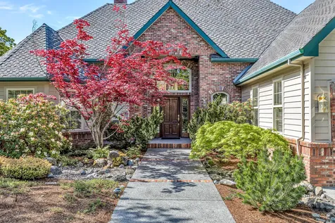 6776 Laurelcrest Drive Medford OR 97504