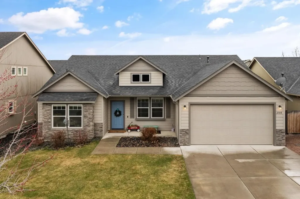 2388 NW Glen Oak Avenue Redmond OR 97756