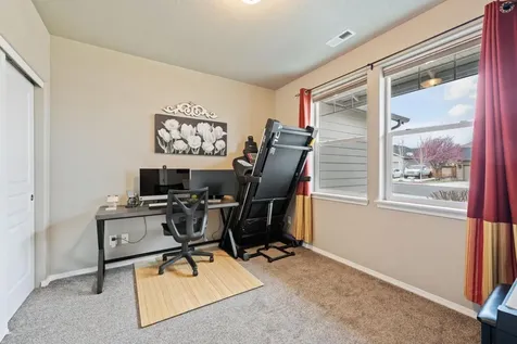 2388 NW Glen Oak Avenue Redmond OR 97756