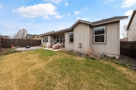 2388 NW Glen Oak Avenue Redmond OR 97756