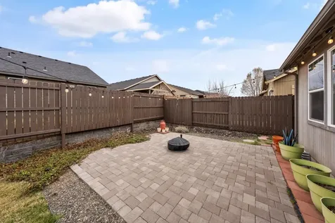 2388 NW Glen Oak Avenue Redmond OR 97756